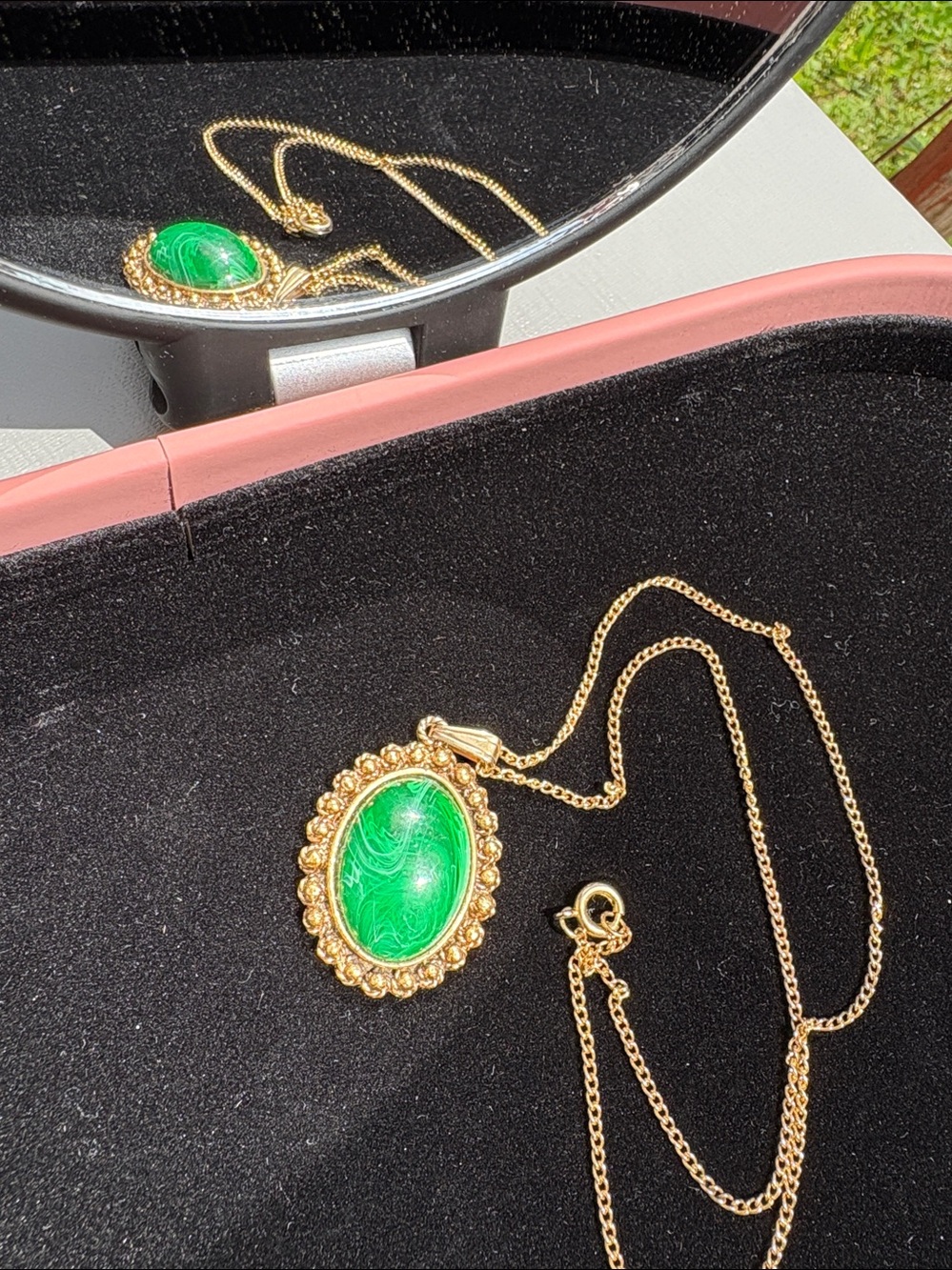 Vintage Ornate Gold Bezel Faux Malachite Swirled Green Cabochon Necklace #325